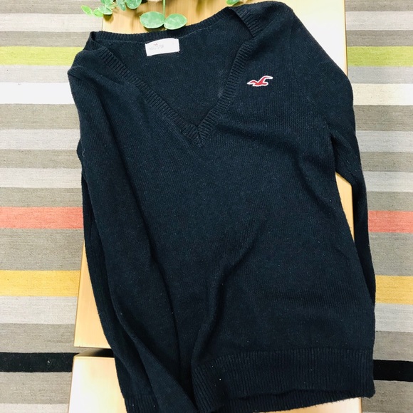 Hollister V Neck Sweater - Picture 2 of 5